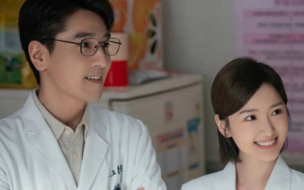 股票在线配资公司 亲妈被开除自己却升职！《问心2》今晚开播：医院里亲情和饭碗，你保哪个？
